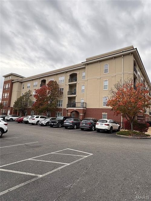 unit-2205-1251 Strassner Dr, Brentwood, MO, 63144-1880 | Card Image