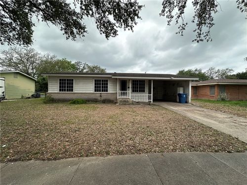332 Woodlawn St, Sinton, TX, 78387-3230 | Card Image