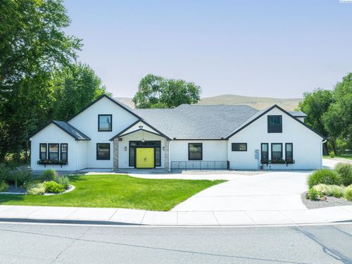 1303 Babs Ave, Benton City, WA, 99320 | Card Image