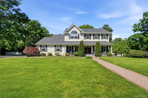 9 Ridgefield Dr, Shoreham, NY, 11786-2035 | Card Image