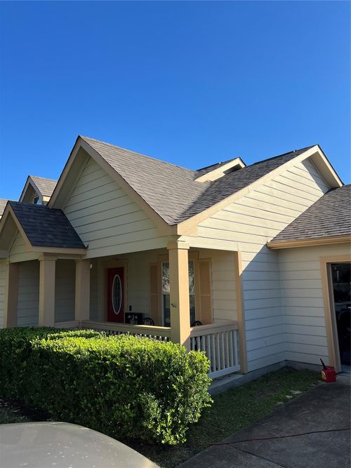 17118 Lake Ridge Cir, Rosharon, TX, 77583-7947 | Card Image