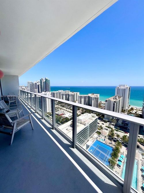 r2407-4010 S Ocean Dr, Hollywood, FL, 33019-3063 | Card Image