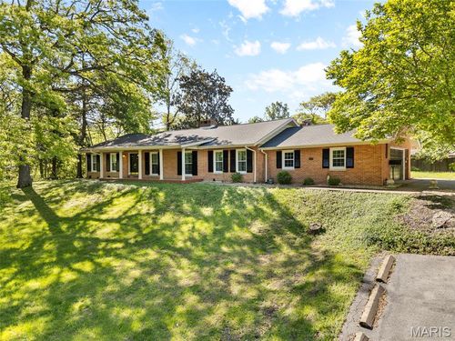 16 Autumn Ln, Belleville, IL, 62223-1902 | Card Image