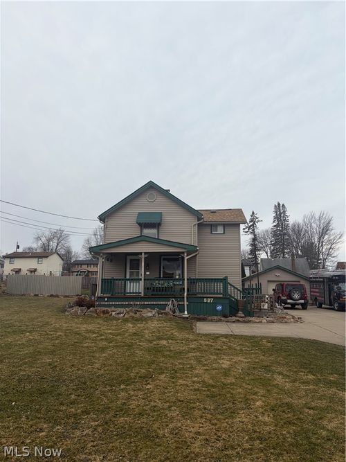 537 7th St, Struthers, OH, 44471-1043 | Card Image