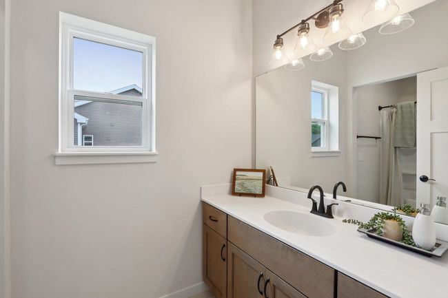 6639 Royal View Dr, Home with 3 bedrooms, 3 bathrooms and null parking in DEFOREST WI | Image 12