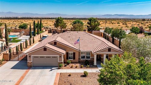 1718 Kaylyn St, Lancaster, CA, 93535-2995 | Card Image