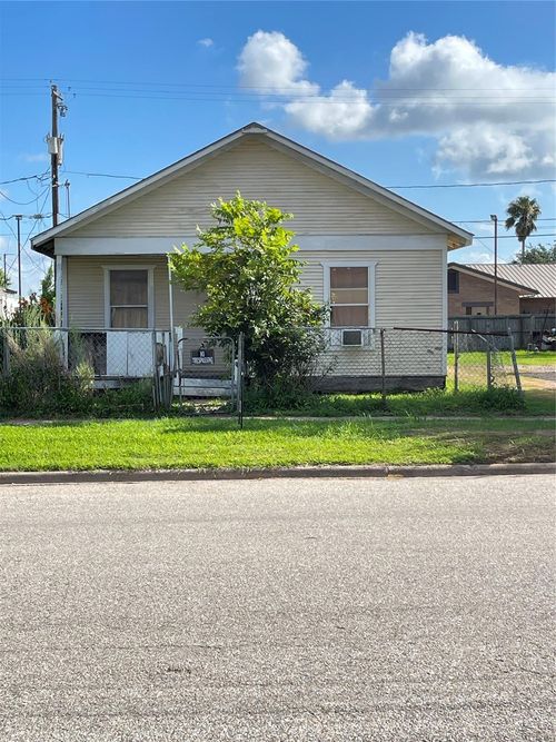 1022 W Broad St, Freeport, TX, 77541-5220 | Card Image