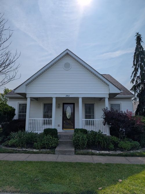 2452 Rosecrest St, Grove City, OH, 43123-8464 | Card Image