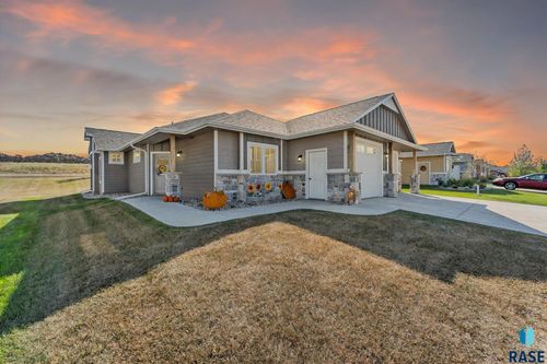 8605 W Bryggen Ct, Sioux Falls, SD, 57107-8510 | Card Image