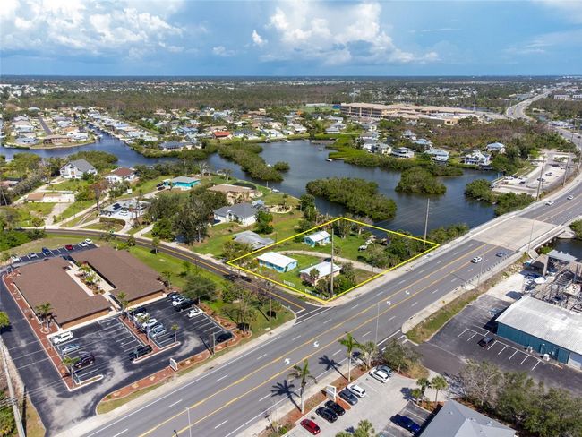 1999 Placida Rd, Home with 5 bedrooms, 3 bathrooms and null parking in Englewood FL | Image 18