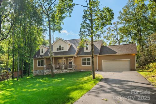 137 Red Wolf None, Blowing Rock, NC, 28605 | Card Image