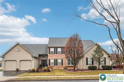 6066 Timberknoll Dr, Macungie, PA, 18062-8880 | Card Image