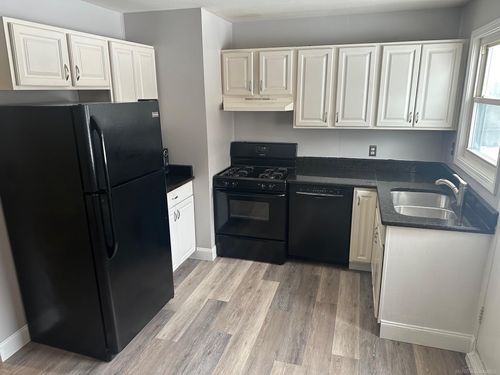 2641 Walnut Road, Auburn Hills, MI, 48326 | Card Image