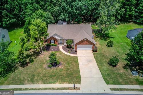 738 Baskins Cir, Winder, GA, 30680-3585 | Card Image