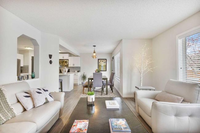 18 Mt Selkirk Place Se, House other with 5 bedrooms, 3 bathrooms and 4 parking in Calgary AB | Image 15
