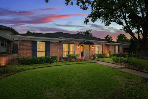 9208 Seagrove Dr, Dallas, TX, 75243-7228 | Card Image