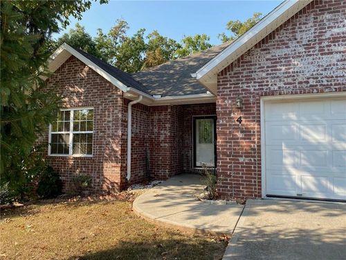 4 Sullivan Ln, Bella Vista, AR, 72714-4801 | Card Image