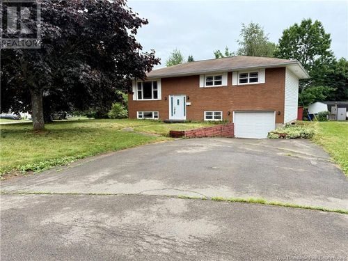 35 Rue Lydia, Dieppe, NB, E1A4W3 | Card Image