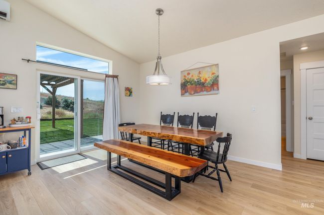 8142 Us Highway 95, House other with 3 bedrooms, 2 bathrooms and 2 parking in Marsing ID | Image 18
