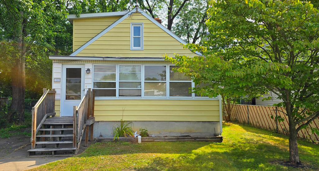 Richard St, Elmira, NY 14904