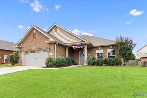 283 Dustin Ln Nw, Madison, AL, 35757-6972 | Card Image