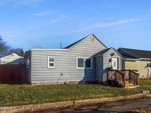 1024 W Broadway, Williston, ND, 58801-5808 | Card Image