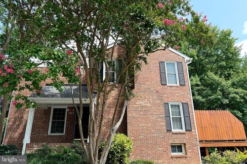 unit-e-2438 S Walter Reed Dr, ARLINGTON, VA, 22206-1182 | Card Image