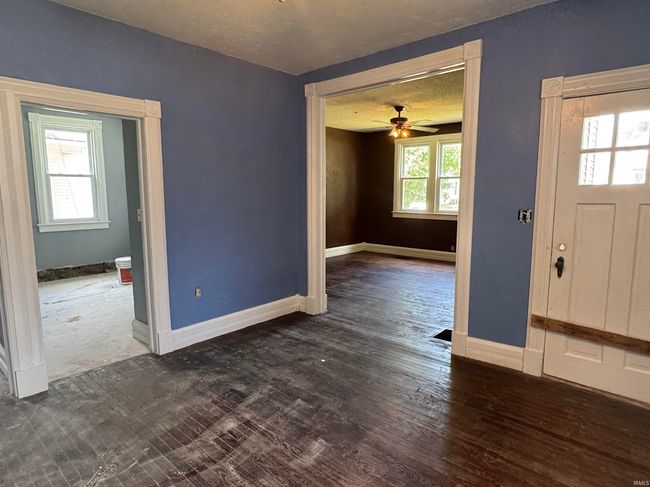 325 W Linden Ave, Home with 3 bedrooms, 2 bathrooms and null parking in Logansport IN | Image 4