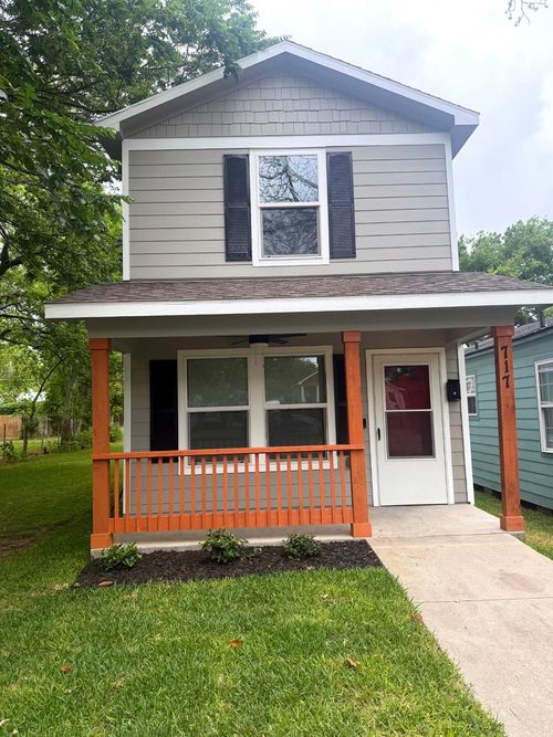 717 6th Avenue N, Texas City, TX, 77590 | Card Image
