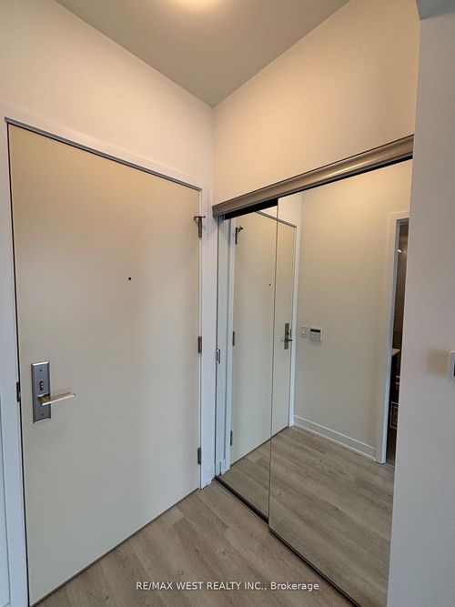 303-15 Richardson St, Toronto, ON, M5A0Y5 | Card Image
