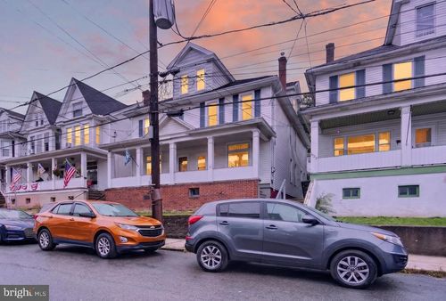 624 Arlington St, TAMAQUA, PA, 18252-2202 | Card Image