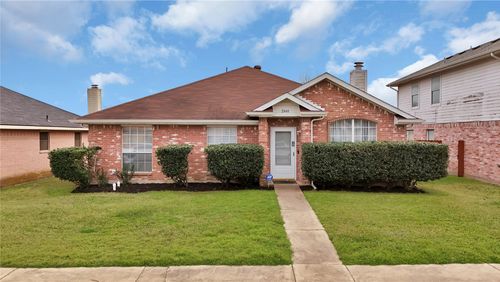 2840 Saint Johns Ave, Lancaster, TX, 75146-1064 | Card Image