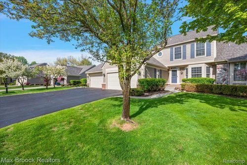 911 Tartan Trl, Bloomfield Hills, MI, 48304-3821 | Card Image