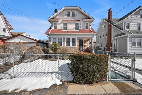 109-11 207th St, Queens Village, NY, 11429-1411 | Card Image