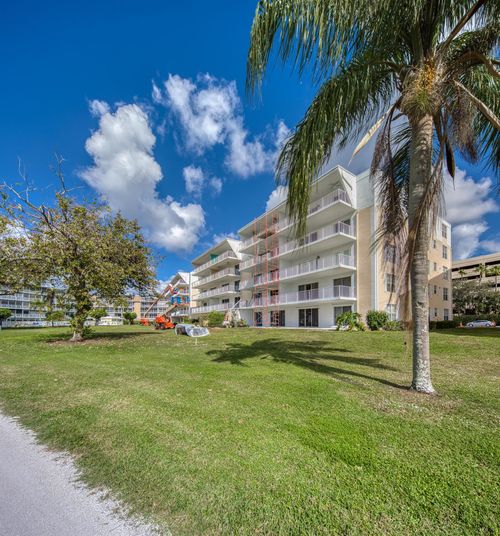 apt-202-250 John F Kennedy Dr, Atlantis, FL, 33462-1178 | Card Image