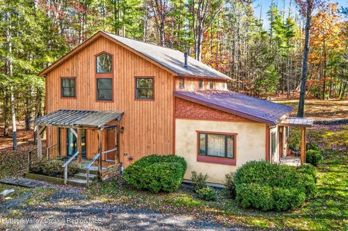 32 Eastwoods, Woodstock, NY, 12498 | Card Image