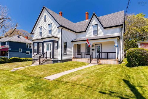 26 King St, Yarmouth, NS, B5A2X8 | Card Image