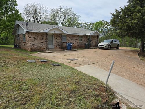 801 8th St, Pawnee, OK, 74058-3008 | Card Image