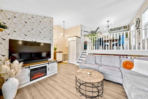 5 Shawglen Crt Sw, Calgary, AB, T2Y2R1 | Card Image