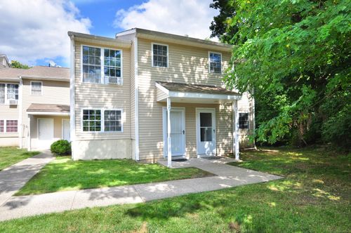 apt-2-92 Hamden Ave, Waterbury, CT, 06704-2795 | Card Image