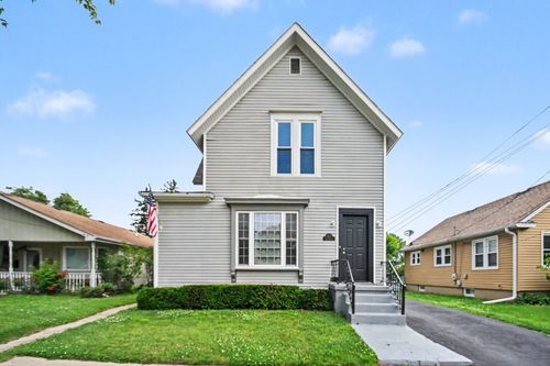 662 Bent Street, Elgin, IL, 60120 | Card Image