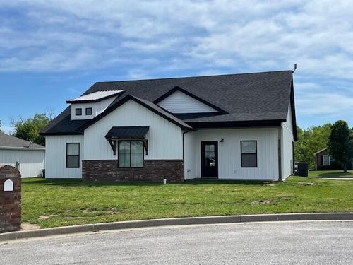 2370 S Sedona Ct, Bolivar, MO, 65613-8615 | Card Image