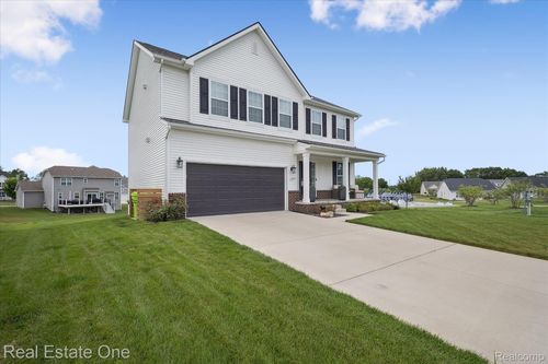 122 Saddleback Ct, White Lake, MI, 48386-1331 | Card Image