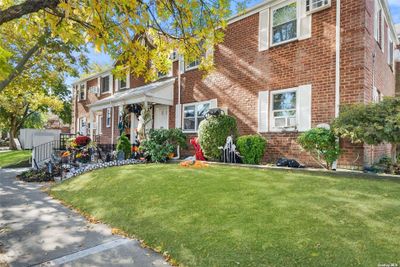 GV12-D - 75-22 249 Street, Home with 3 bedrooms, 1 bathrooms and null parking in Bellerose NY | Image 2