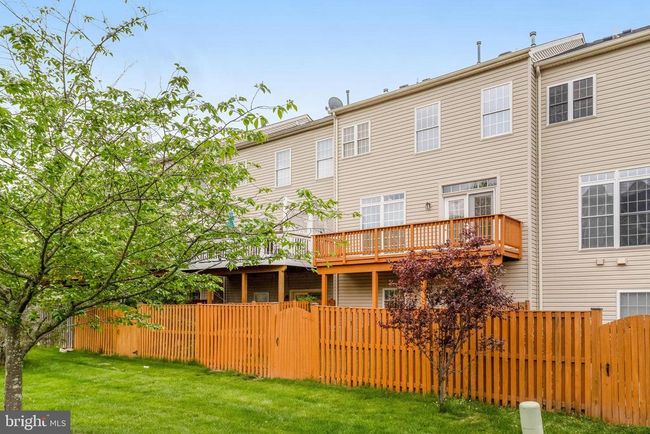 25804 Commons Sq, Townhouse with 3 bedrooms, 4 bathrooms and null parking in CHANTILLY VA | Image 41