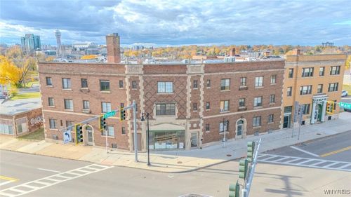 3-530 Main St, Niagara Falls, NY, 14301-1528 | Card Image