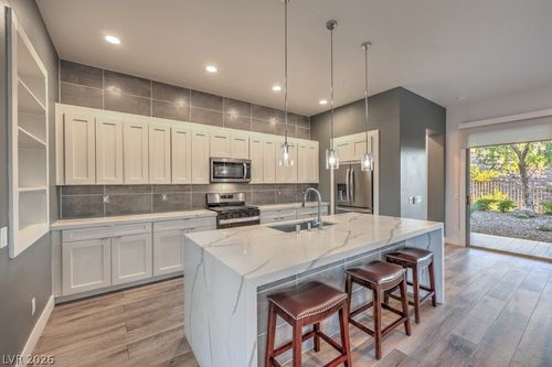 23 Glade Water Dr, Henderson, NV, 89052-6675 | Card Image