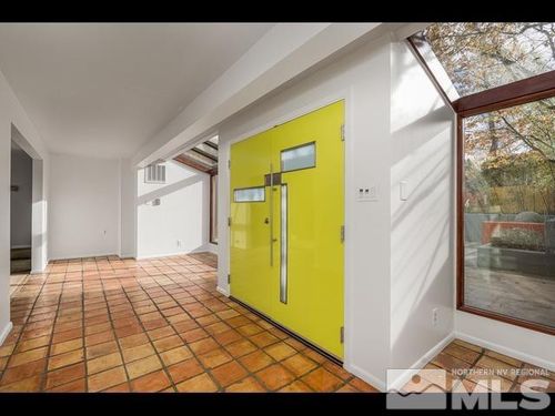 152 Greenridge Dr, Reno, NV, 89509-3927 | Card Image