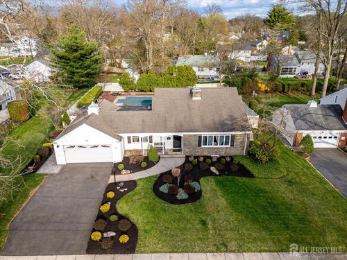 42 Buchanan Road, Metuchen, NJ, 08840 | Card Image