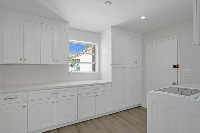 2111 Ne 35 Th St, House other with 3 bedrooms, 2 bathrooms and null parking in Lighthouse Point FL | Image 23